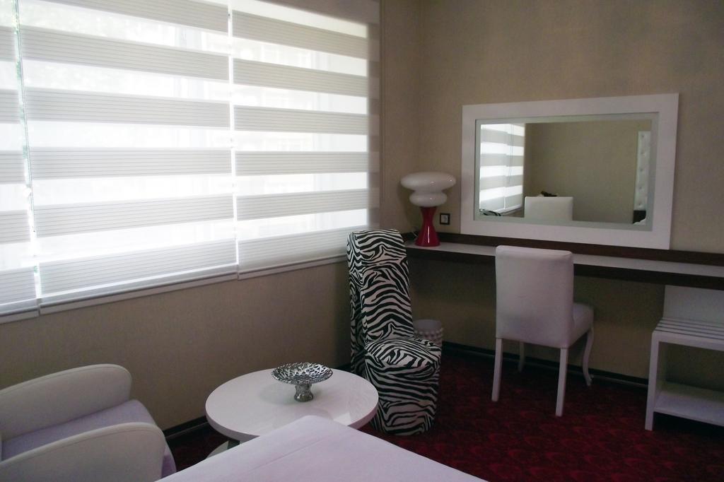 Ismira Hotel Ankara Esterno foto